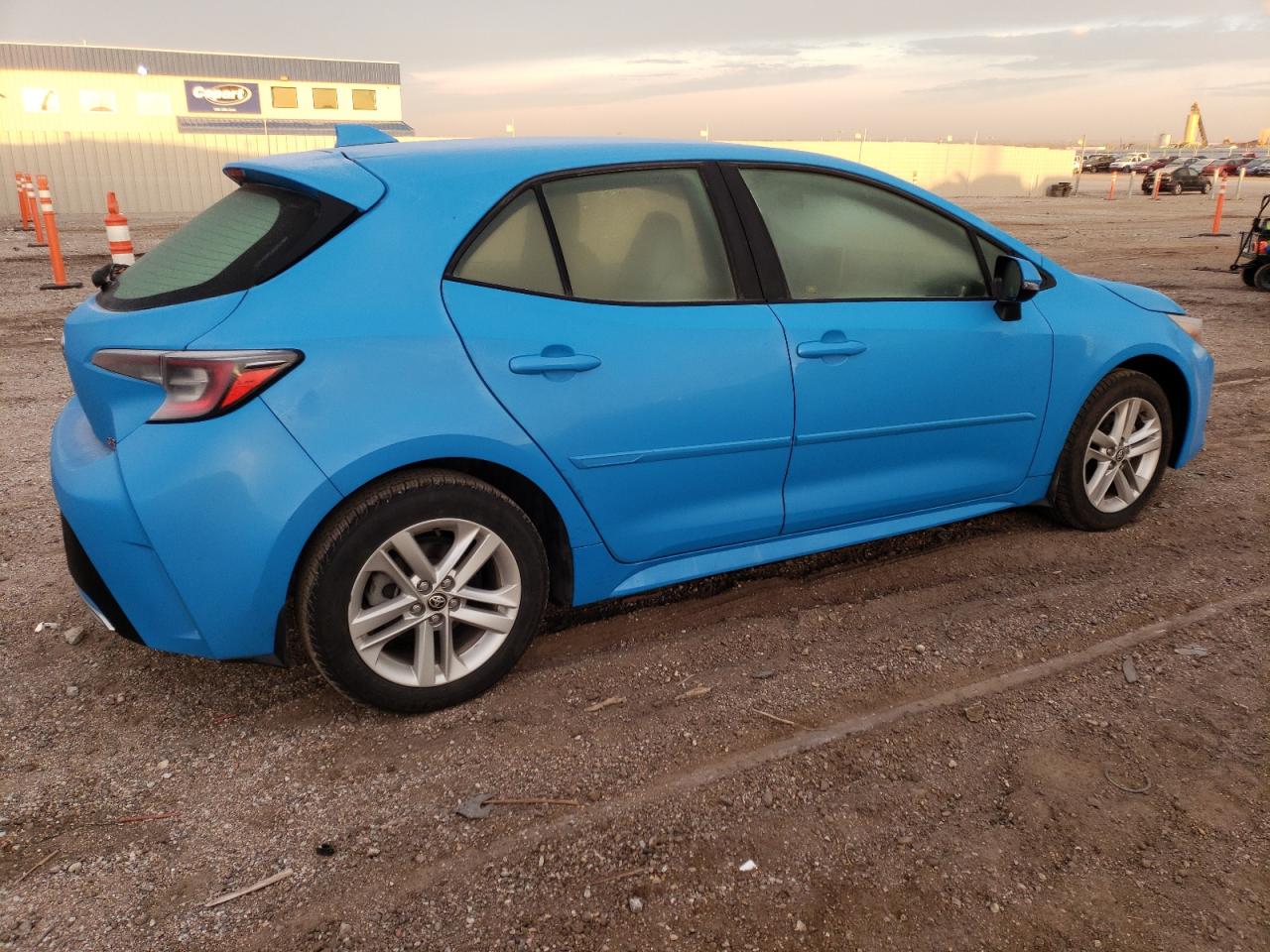 Obraz 3 z 2019 TOYOTA COROLLA SE 2019 z VIN JTNK4RBE8K3057280
