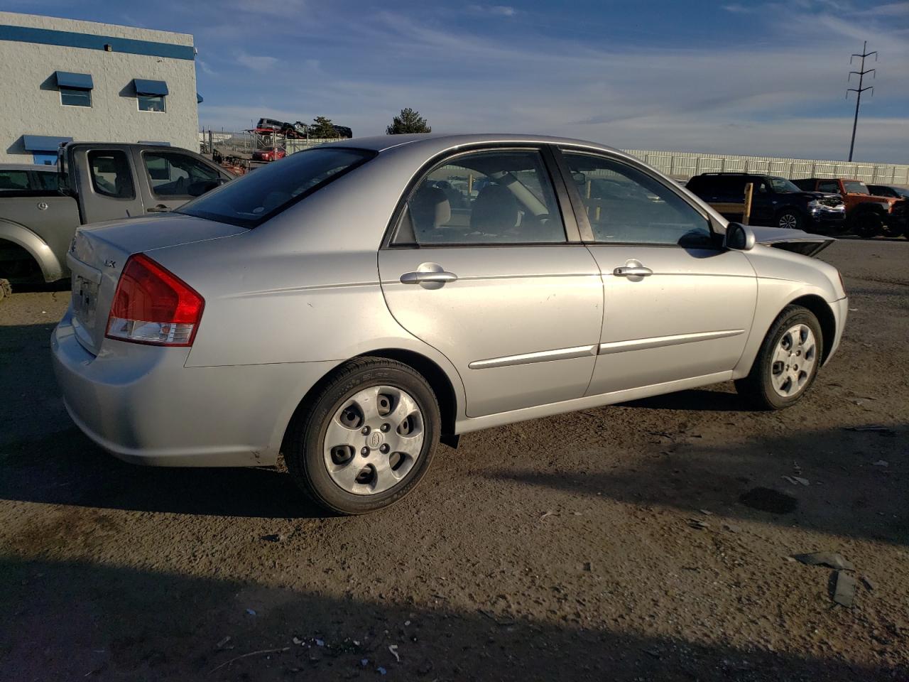 Obraz 3 z 2009 KIA SPECTRA EX 2009 z VIN KNAFE221095614427