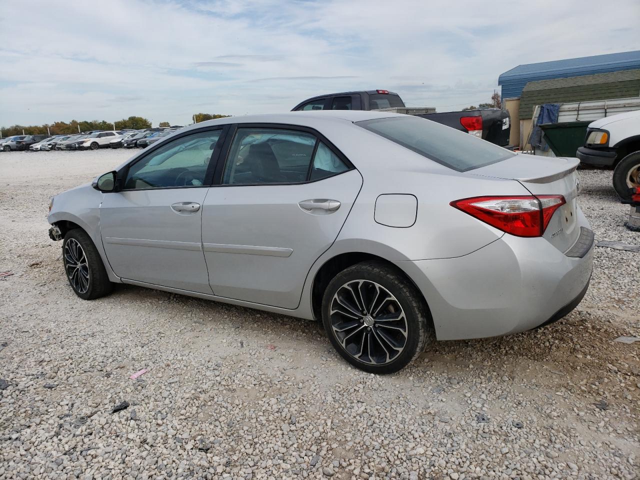 Obraz 2 z 2015 TOYOTA COROLLA L 2015 z VIN 5YFBURHE8FP184636