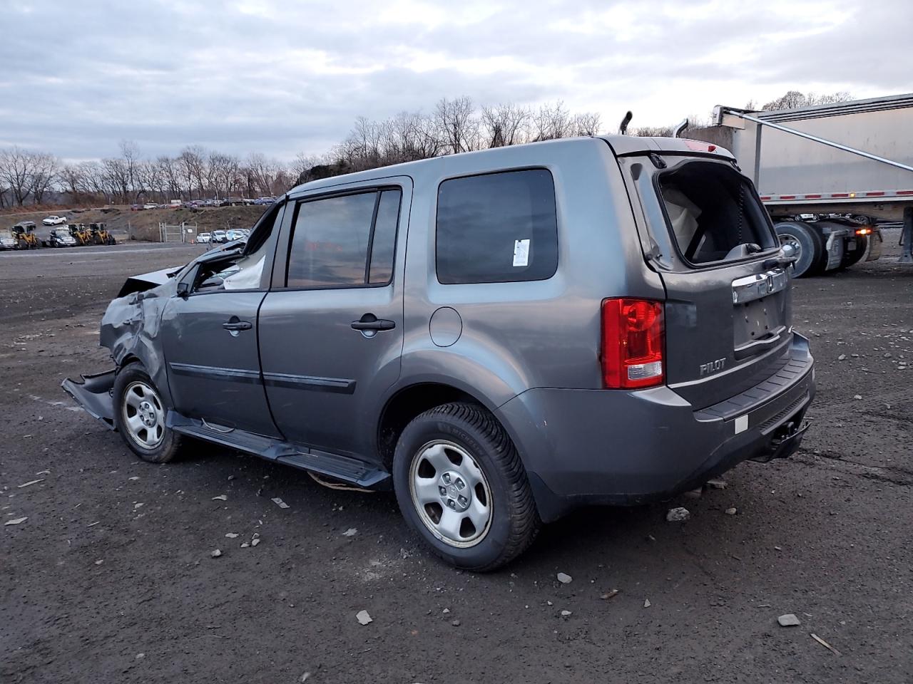 Obraz 2 z 2013 HONDA PILOT LX 2013 z VIN 5FNYF4H22DB025441