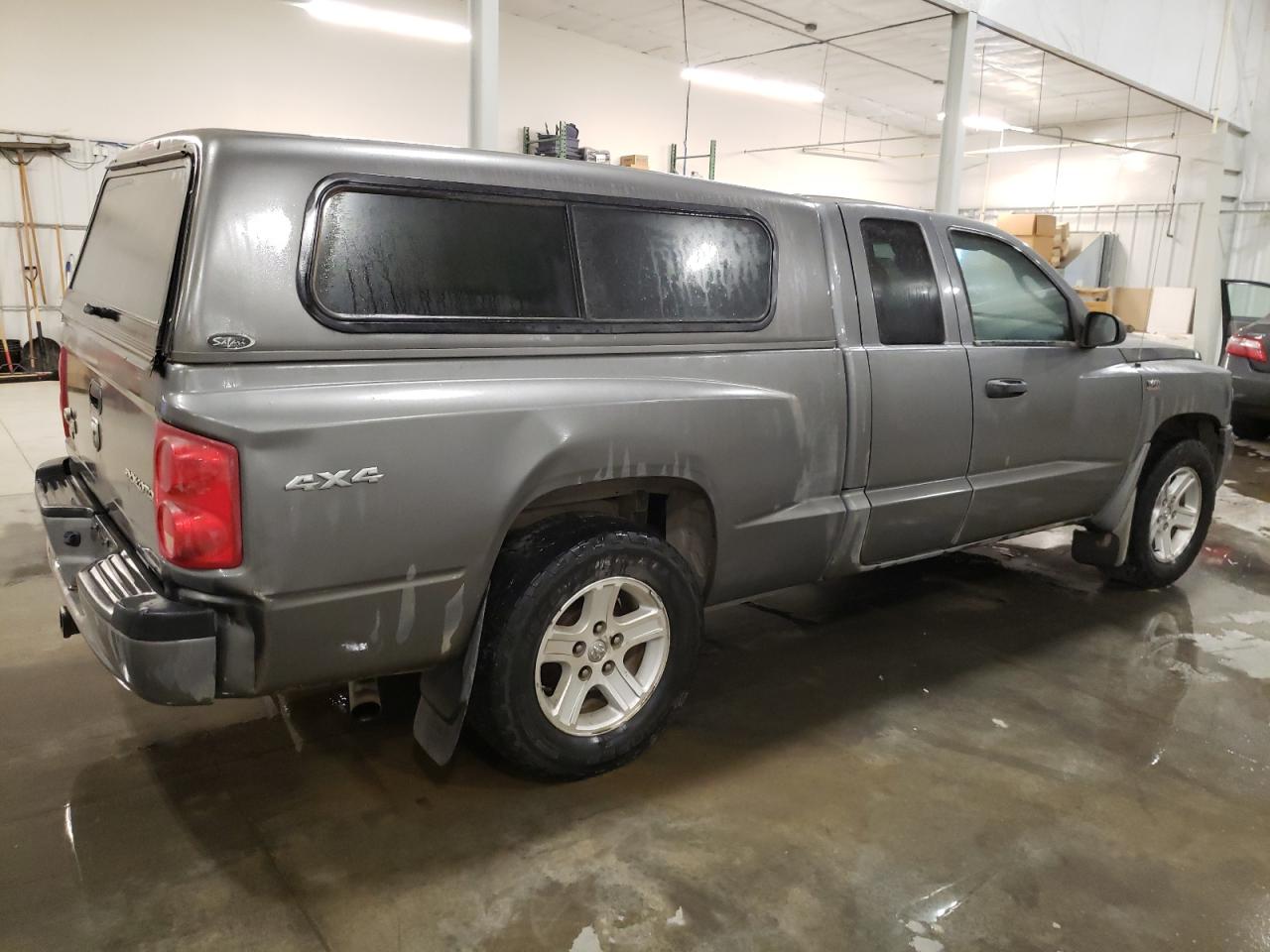 Изображение 3 2010 DODGE DAKOTA SXT 2010 с VIN 1D7CW3BP1AS131778