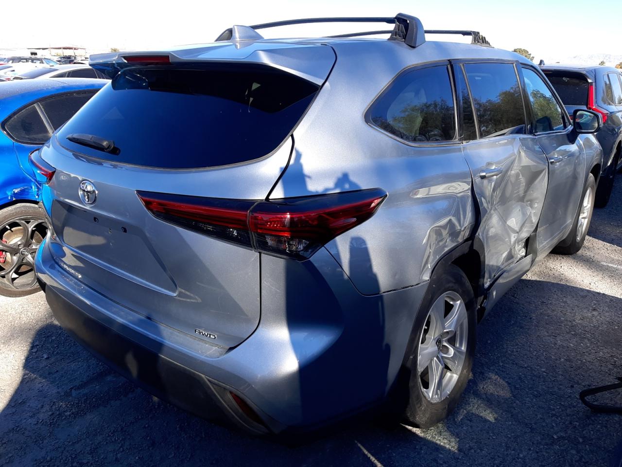 Изображение 3 2020 TOYOTA HIGHLANDER L 2020 с VIN 5TDCZRBH4LS041551