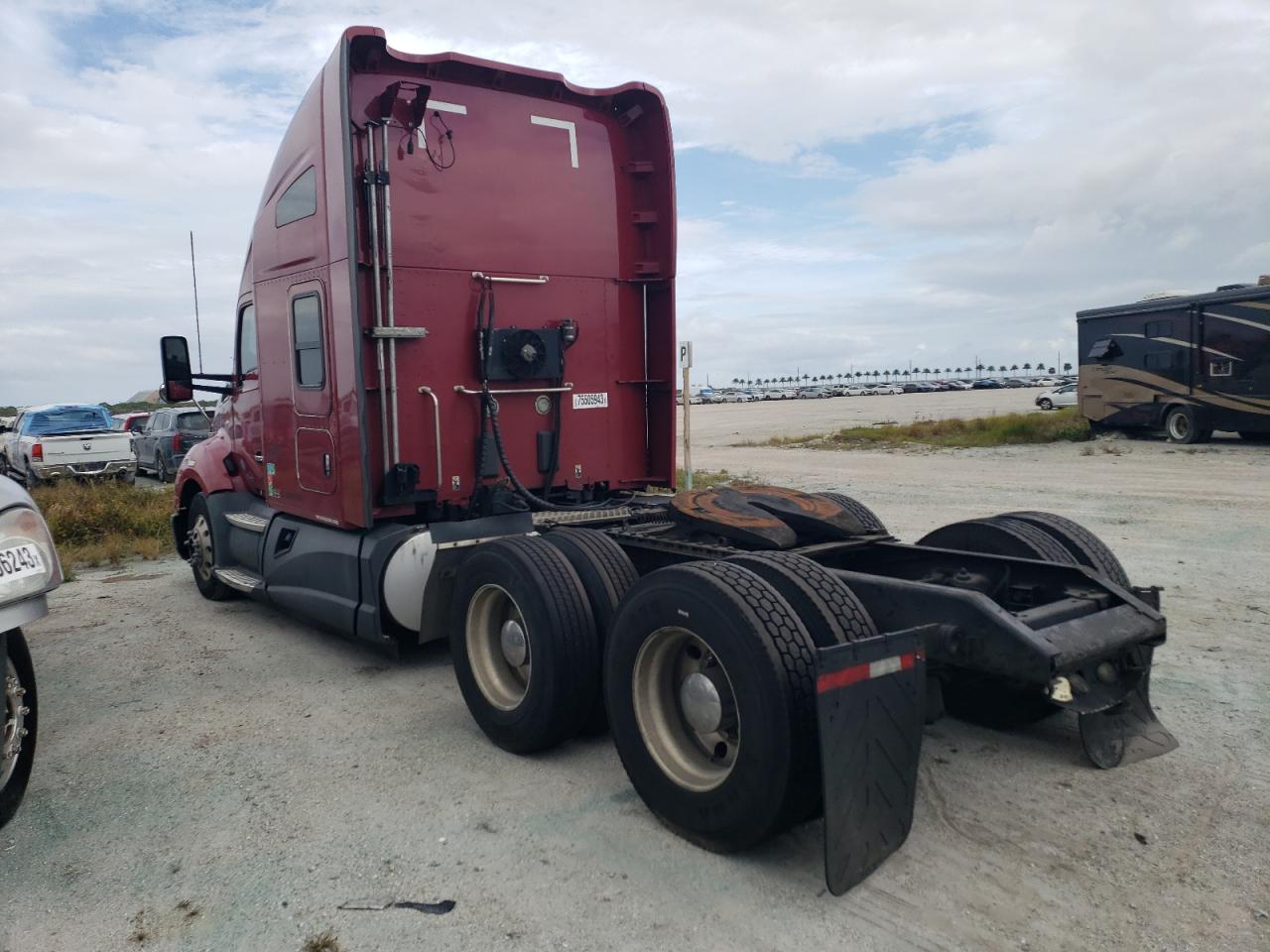 Image 3 of 2014 KENWORTH CONSTRUCTION T680 2014 with VIN 1XKYDP9X3EJ413021
