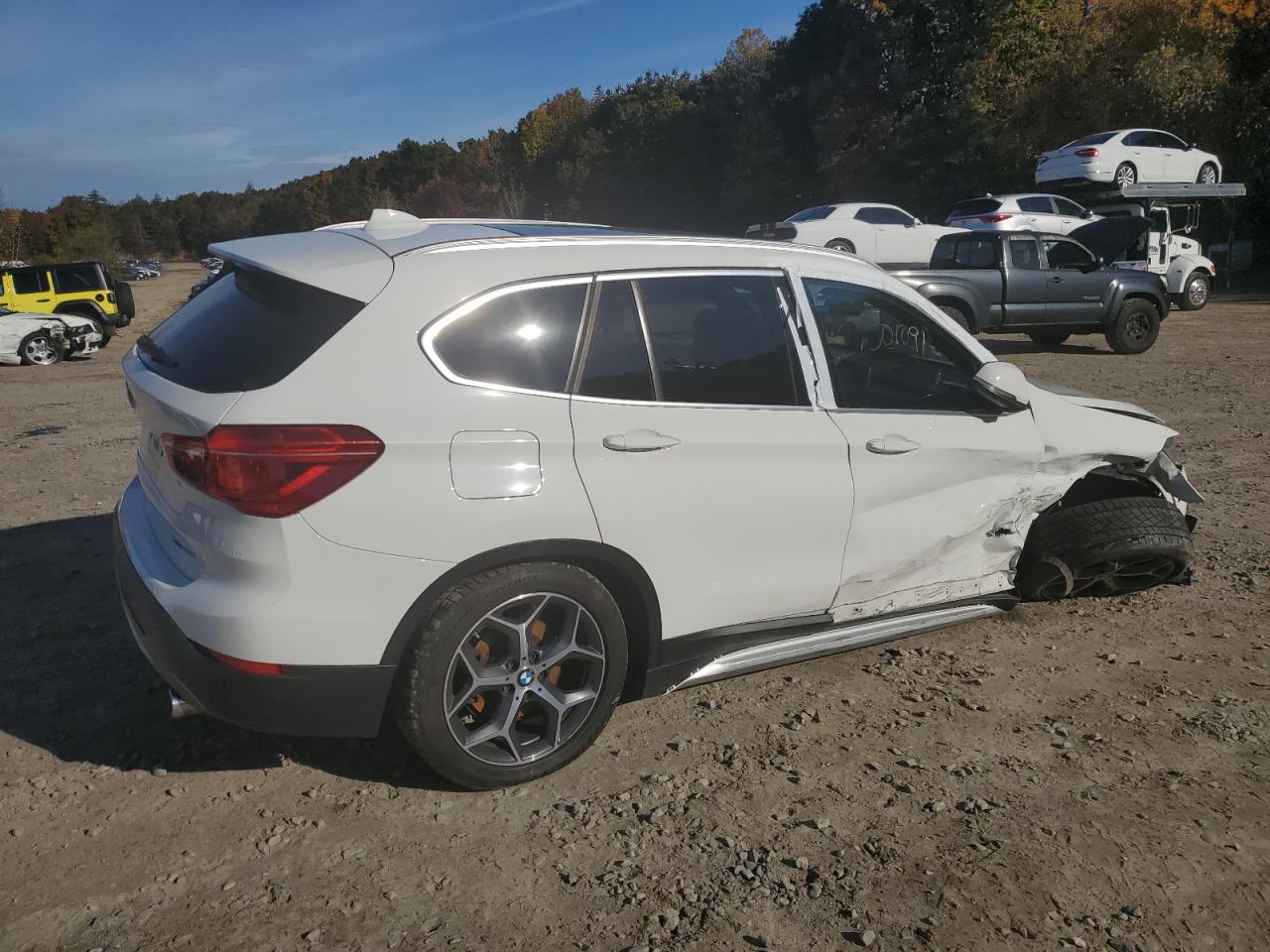 Изображение 3 2018 BMW X1 XDRIVE28I 2018 с VIN WBXHT3C30J5L34537