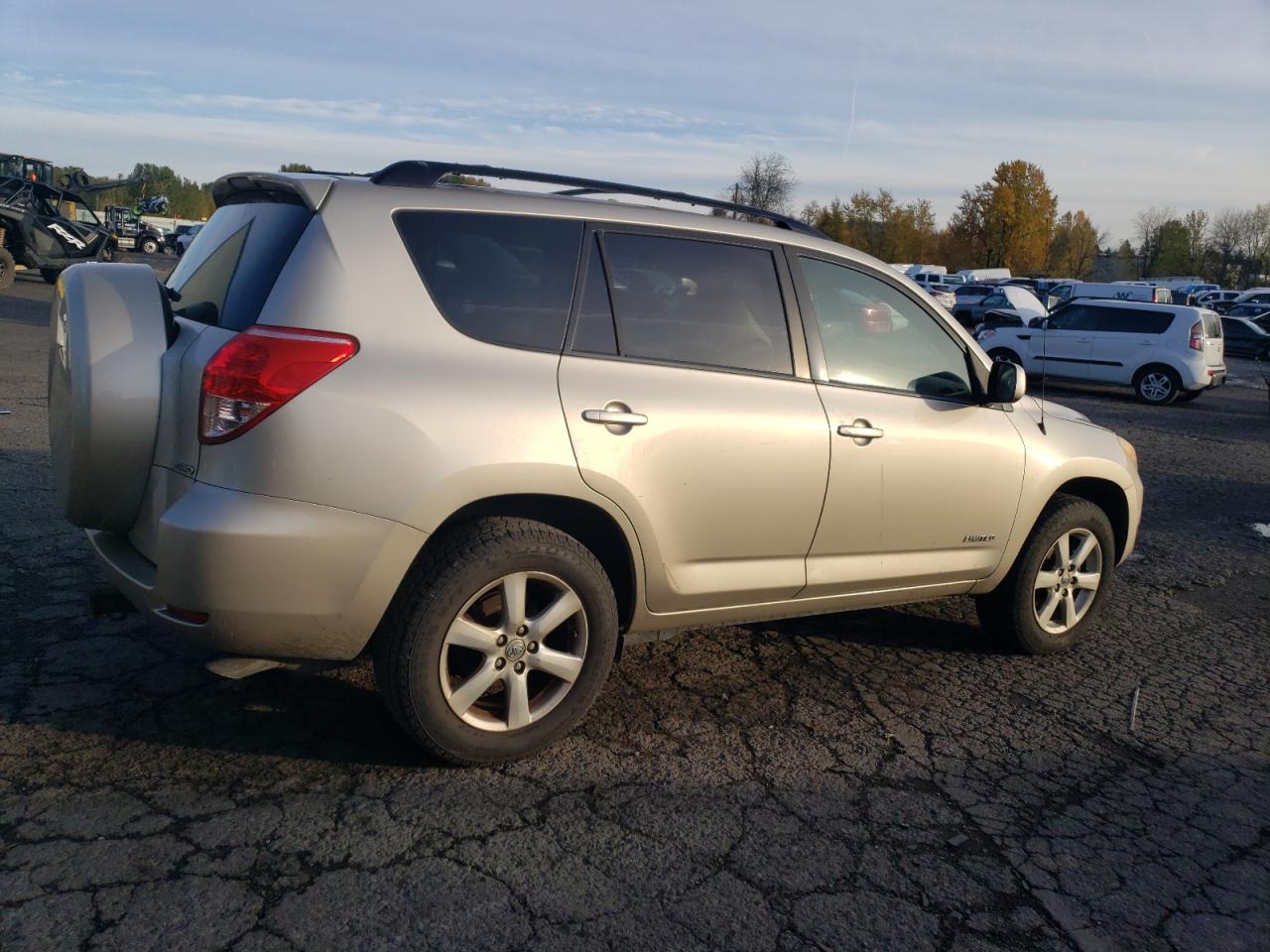 Image 3 of 2008 TOYOTA RAV4 LIMITED 2008 with VIN JTMBK31V885070553