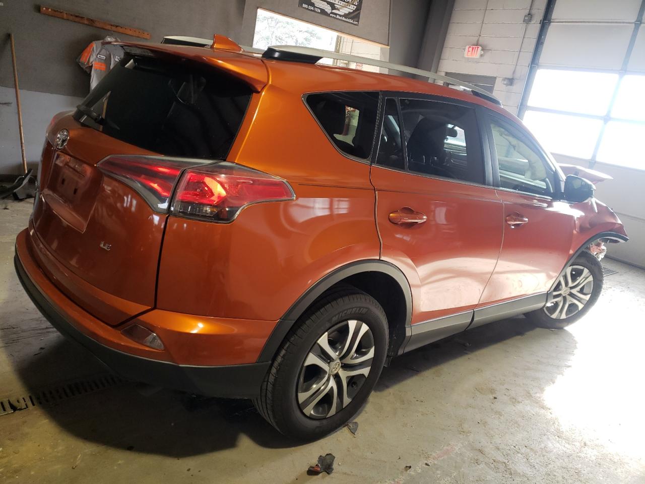 Obraz 3 z 2016 TOYOTA RAV4 LE 2016 z VIN JTMZFREV5GD080879
