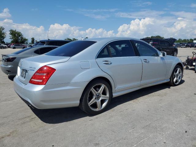 Obraz 3 z 2010 MERCEDES-BENZ S 550 2010 z VIN WDDNG7BB3AA291670