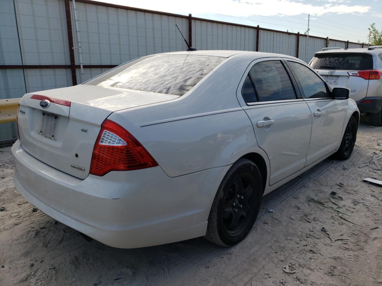 Image 3 of 2011 FORD FUSION SE 2011 with VIN 3FAHP0HG9BR167966