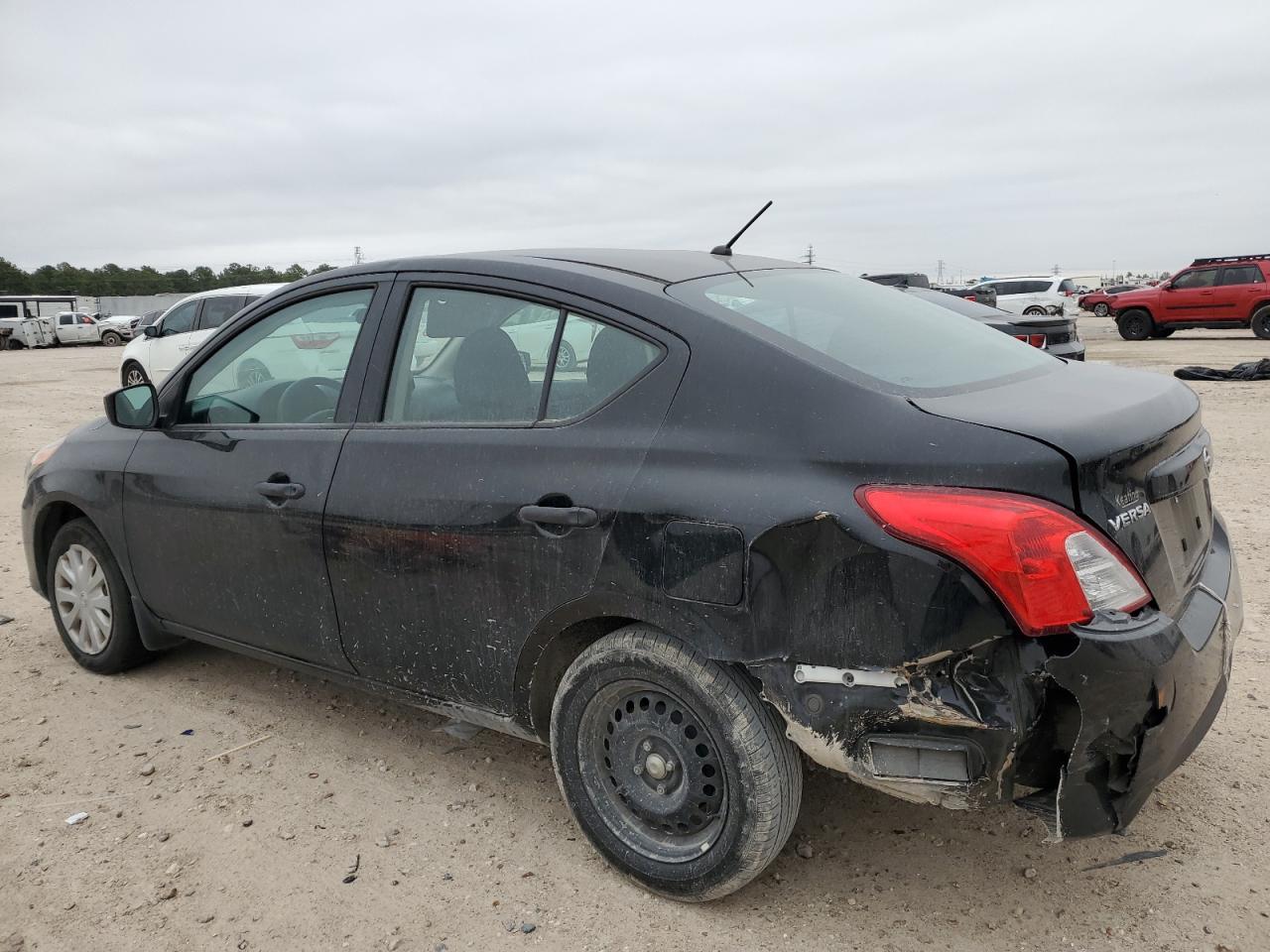 Obraz 2 z 2018 NISSAN VERSA S 2018 z VIN 3N1CN7AP1JL887764