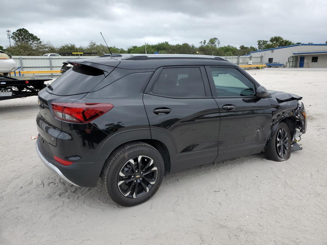 Image 3 of 2022 CHEVROLET TRAILBLAZER LT 2022 with VIN KL79MPS28NB108863