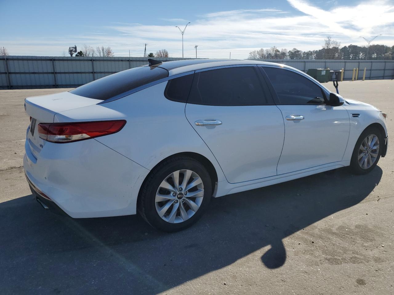 Image 3 of 2016 KIA OPTIMA EX 2016 with VIN 5XXGU4L33GG104720