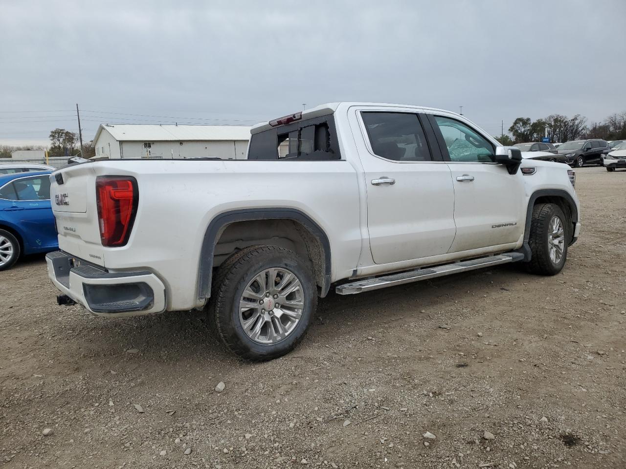 Image 3 of 2022 GMC SIERRA K1500 DENALI 2022 with VIN 3GTUUGEL2NG521399