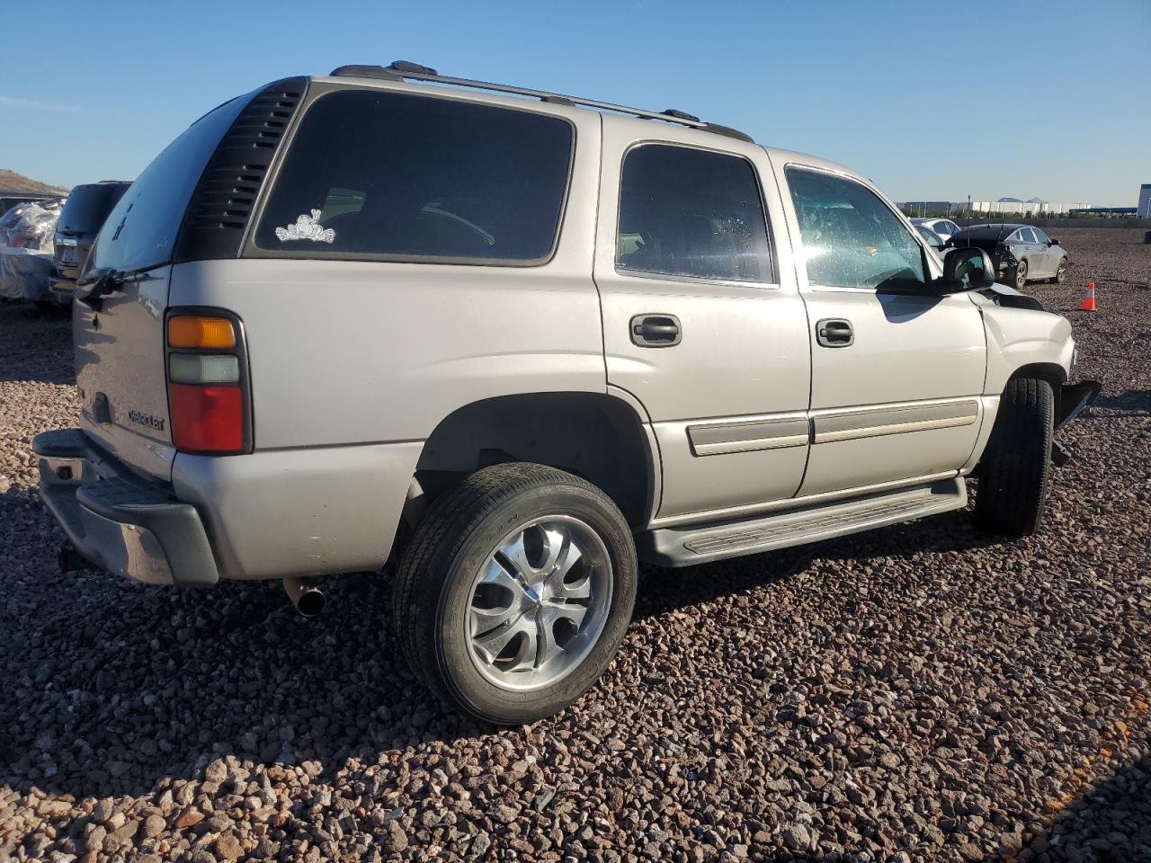 Obraz 3 z 2005 CHEVROLET TAHOE C1500 2005 z VIN 1GNEC13V25J174204