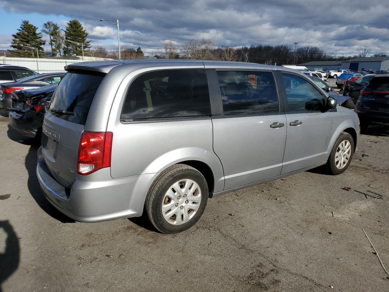 Image 3 of 2019 DODGE GRAND CARAVAN SE 2019 with VIN 2C4RDGBG0KR766124