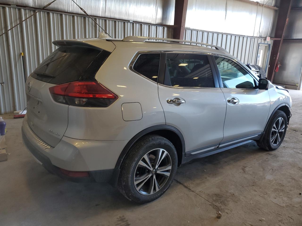 Obraz 3 z 2017 NISSAN ROGUE SV 2017 z VIN 5N1AT2MV2HC868035