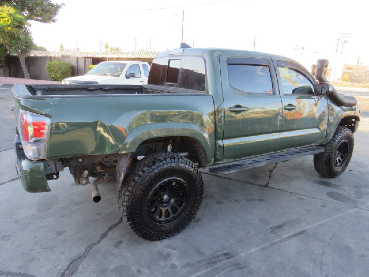 Obraz 3 z 2021 TOYOTA TACOMA DOUBLE CAB 2021 z VIN 5TFCZ5AN9MX251056