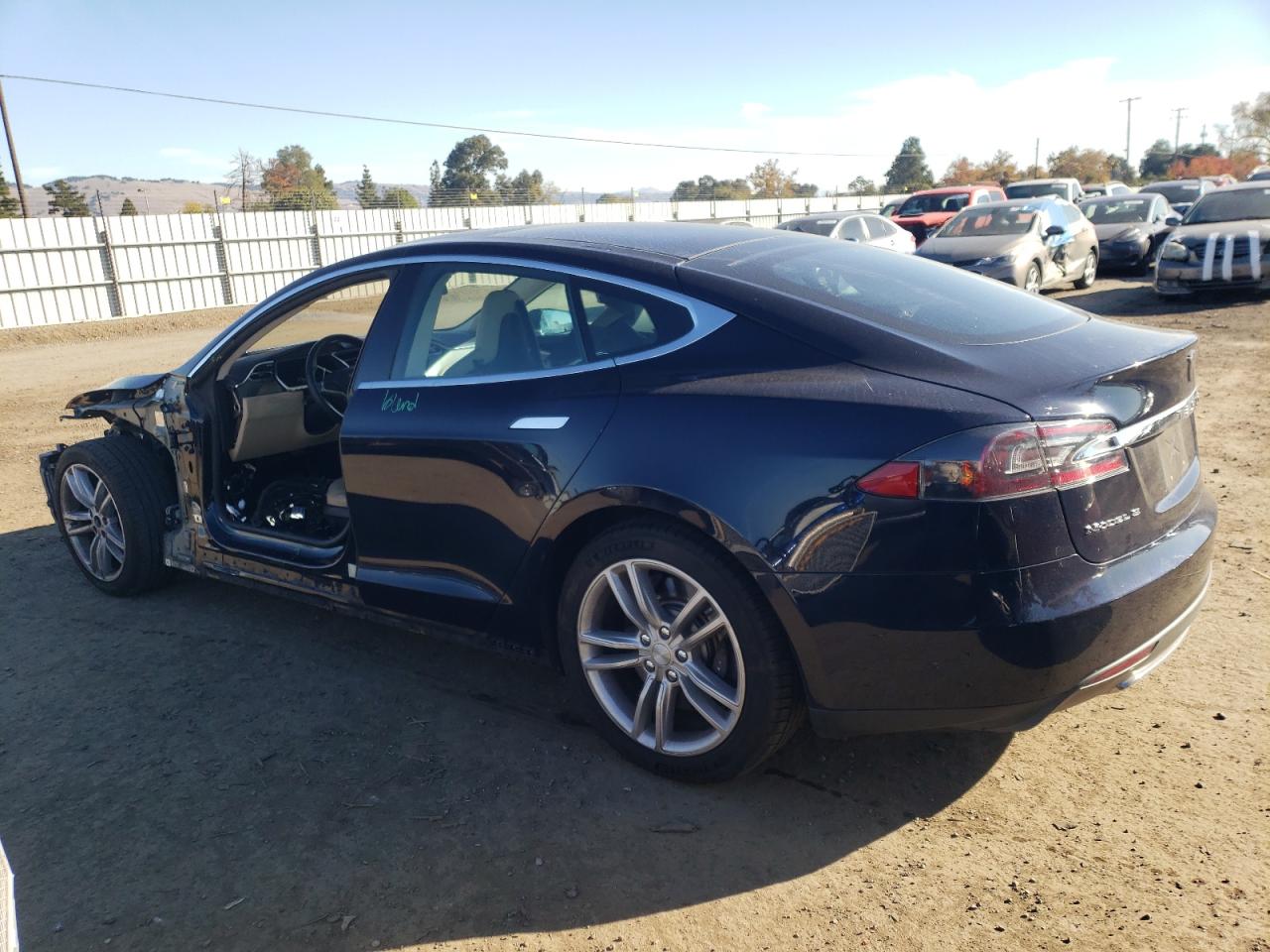 Изображение 2 2013 TESLA MODEL S  2013 с VIN 5YJSA1CG3DFP09467