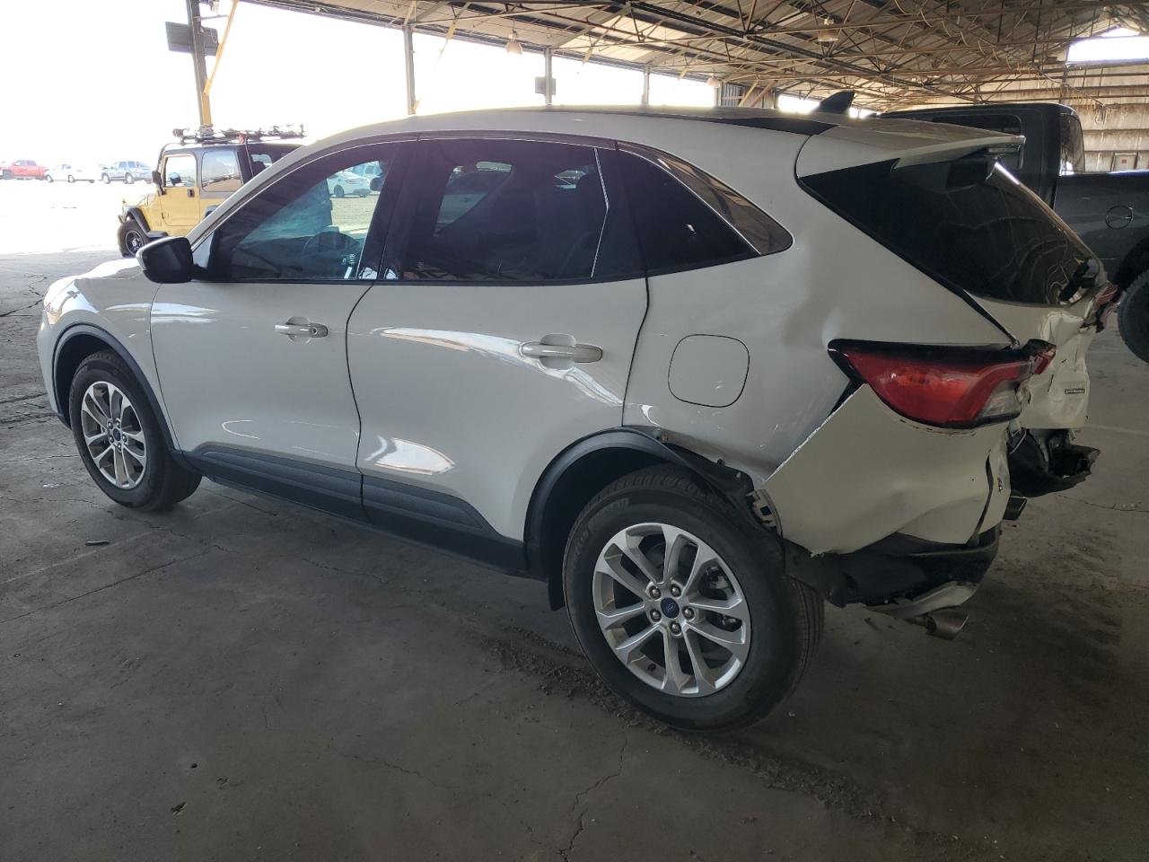 Image 2 of 2021 FORD ESCAPE SE 2021 with VIN 1FMCU0BZ6MUB14771