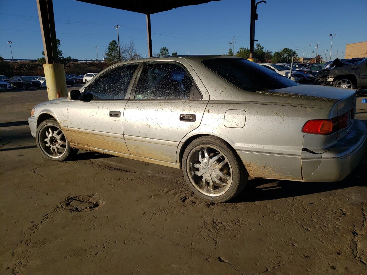 Obraz 2 z 2001 TOYOTA CAMRY CE 2001 z VIN 4T1BG22K61U833726