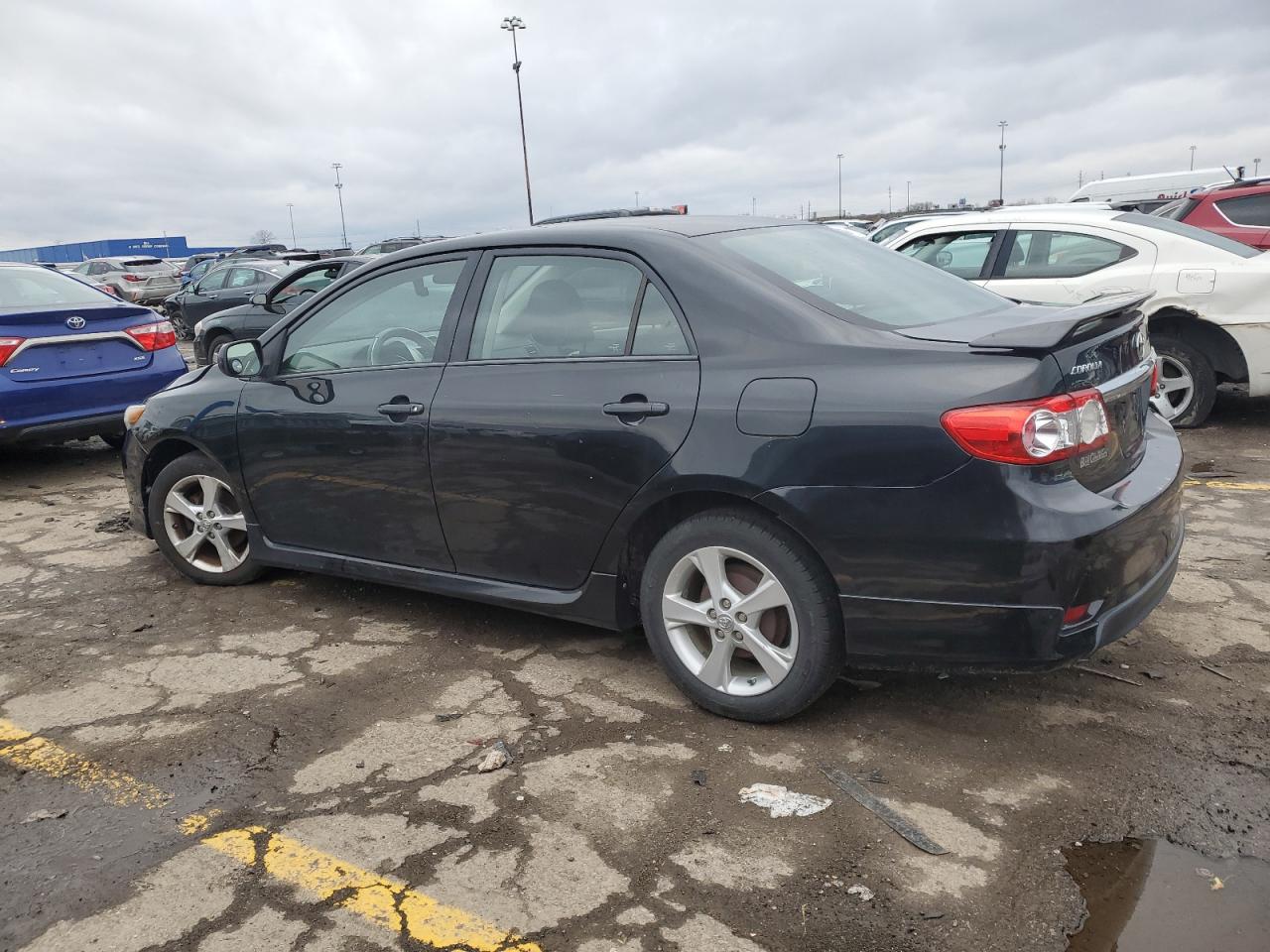 Image 2 of 2013 TOYOTA COROLLA BASE 2013 with VIN 2T1BU4EE0DC007275
