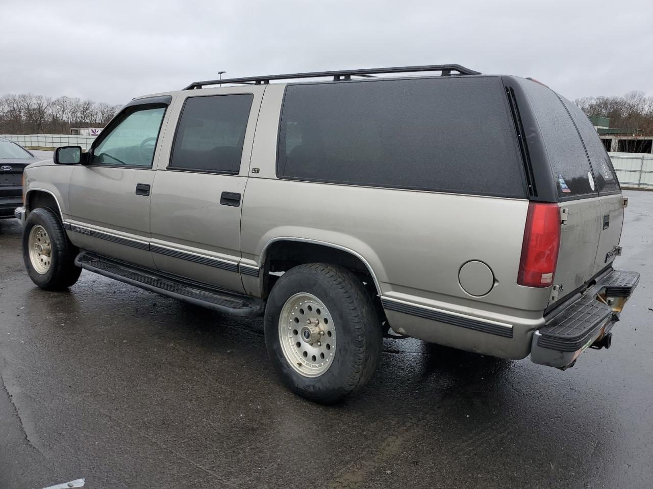 Изображение 2 1999 CHEVROLET SUBURBAN K1500 1999 с VIN 3GNFK16R4XG113771