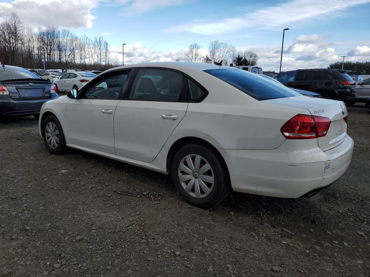 Изображение 2 2012 VOLKSWAGEN PASSAT S 2012 с VIN 1VWAP7A32CC083416