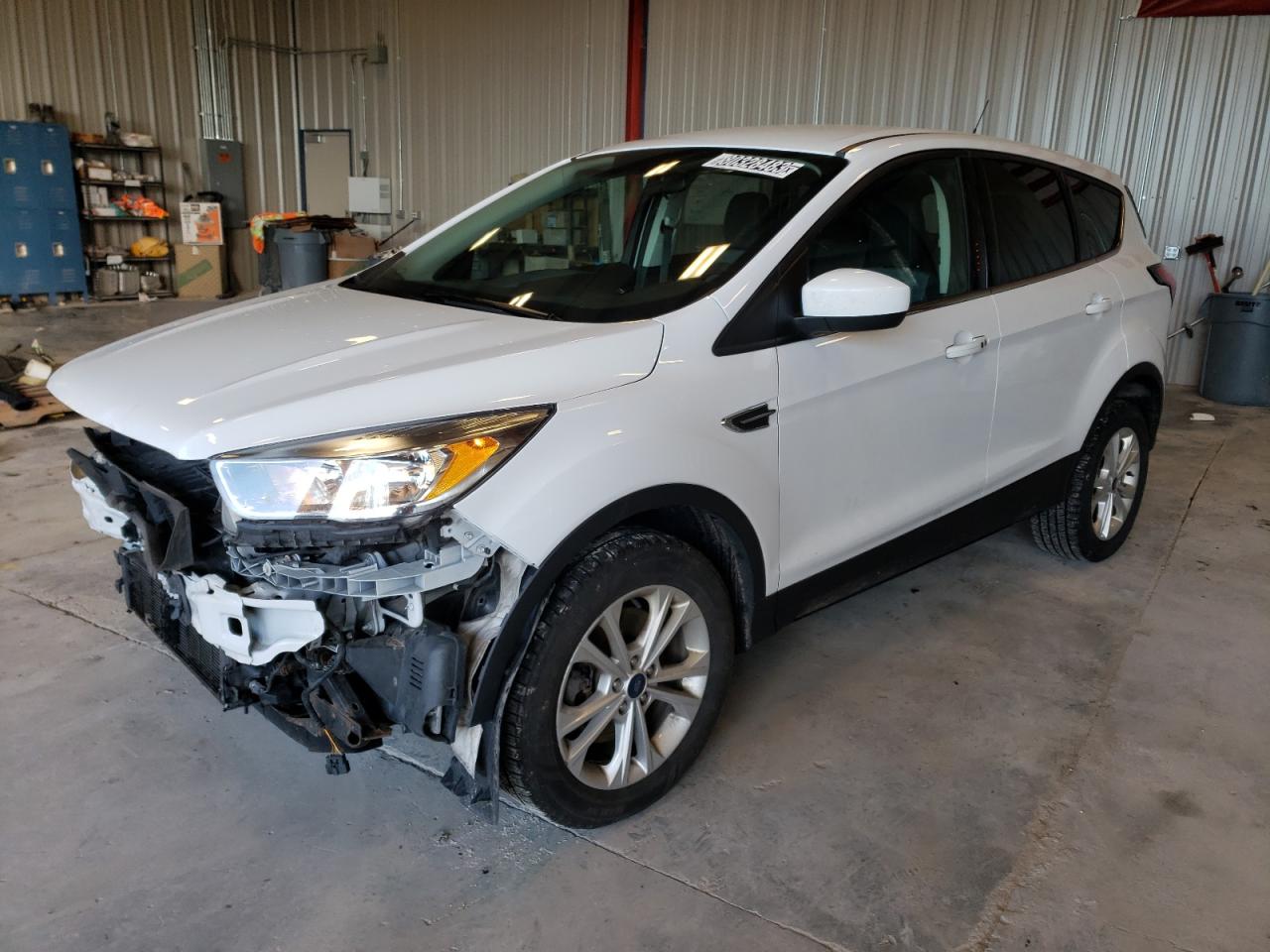 Image 1 of 2019 FORD ESCAPE SE 2019 with VIN 1FMCU9GD9KUC34319