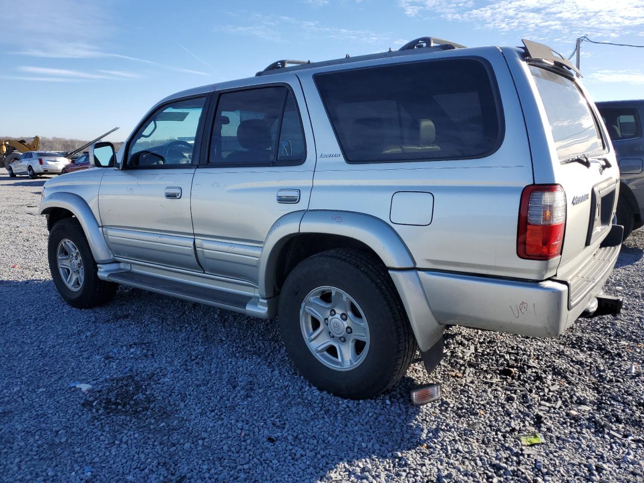 Image 2 of 2000 TOYOTA 4RUNNER LIMITED 2000 with VIN JT3GN87R6Y0156269