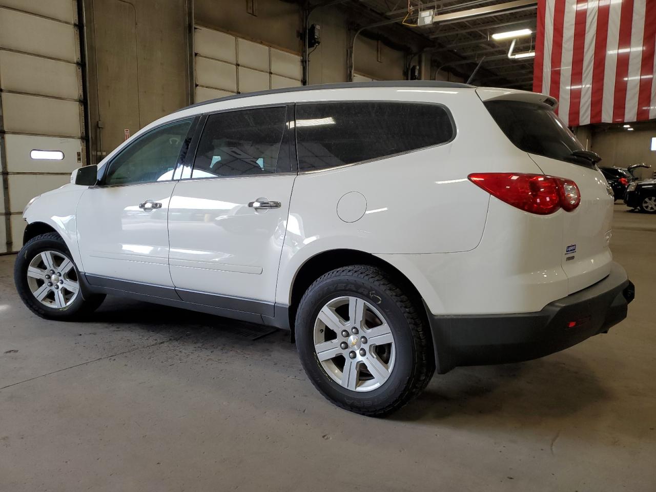 Изображение 2 2011 CHEVROLET TRAVERSE LT 2011 с VIN 1GNKVJED5BJ169740