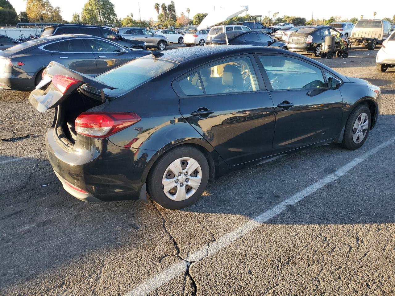 Image 3 of 2017 KIA FORTE LX 2017 with VIN 3KPFK4A70HE017486