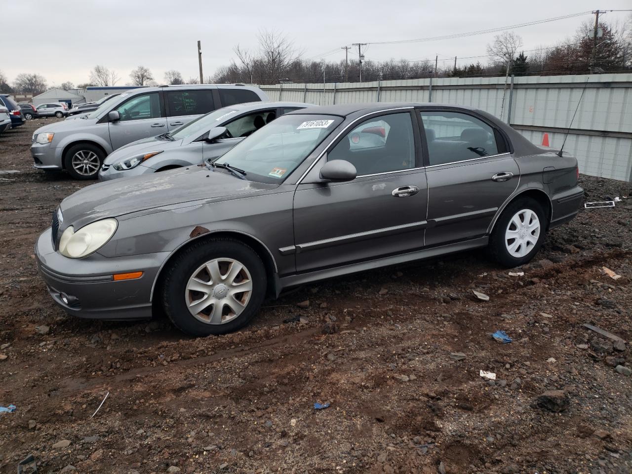Image 1 of 2004 HYUNDAI SONATA GL 2004 with VIN KMHWF25S34A943929
