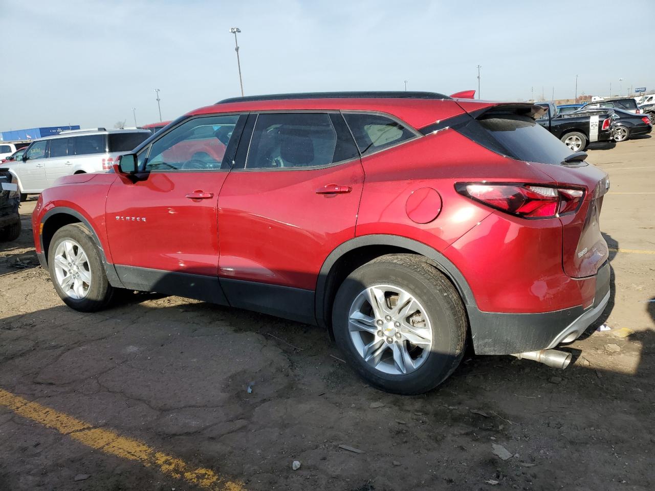 Изображение 2 2021 CHEVROLET BLAZER 2LT 2021 с VIN 3GNKBCRSXMS556072