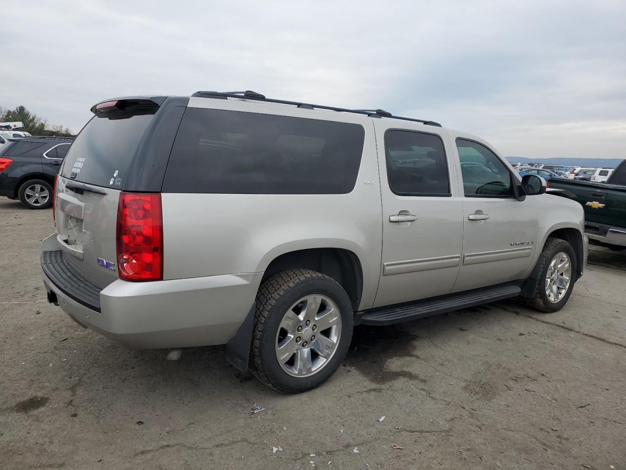 Obraz 3 z 2009 GMC YUKON XL K1500 SLT 2009 z VIN 1GKFK36329R273428
