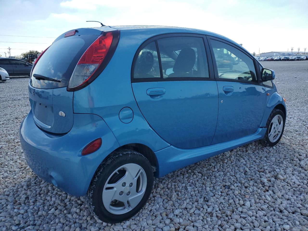 Obraz 3 z 2014 MITSUBISHI I MIEV ES 2014 z VIN JA3215H47EU021307