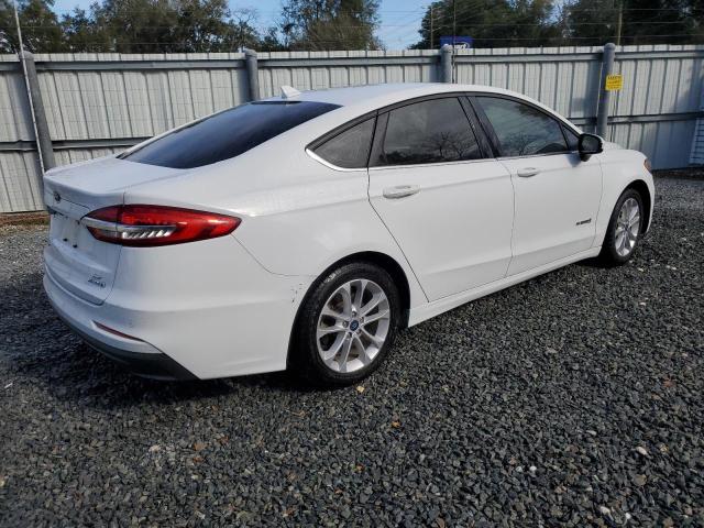 Image 3 of 2019 FORD FUSION SE 2019 with VIN 3FA6P0LU2KR152214