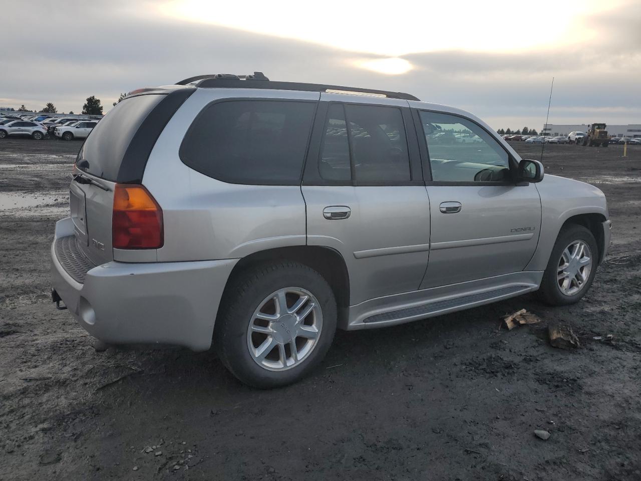 Obraz 3 z 2006 GMC ENVOY DENALI 2006 z VIN 1GKET63M262238724