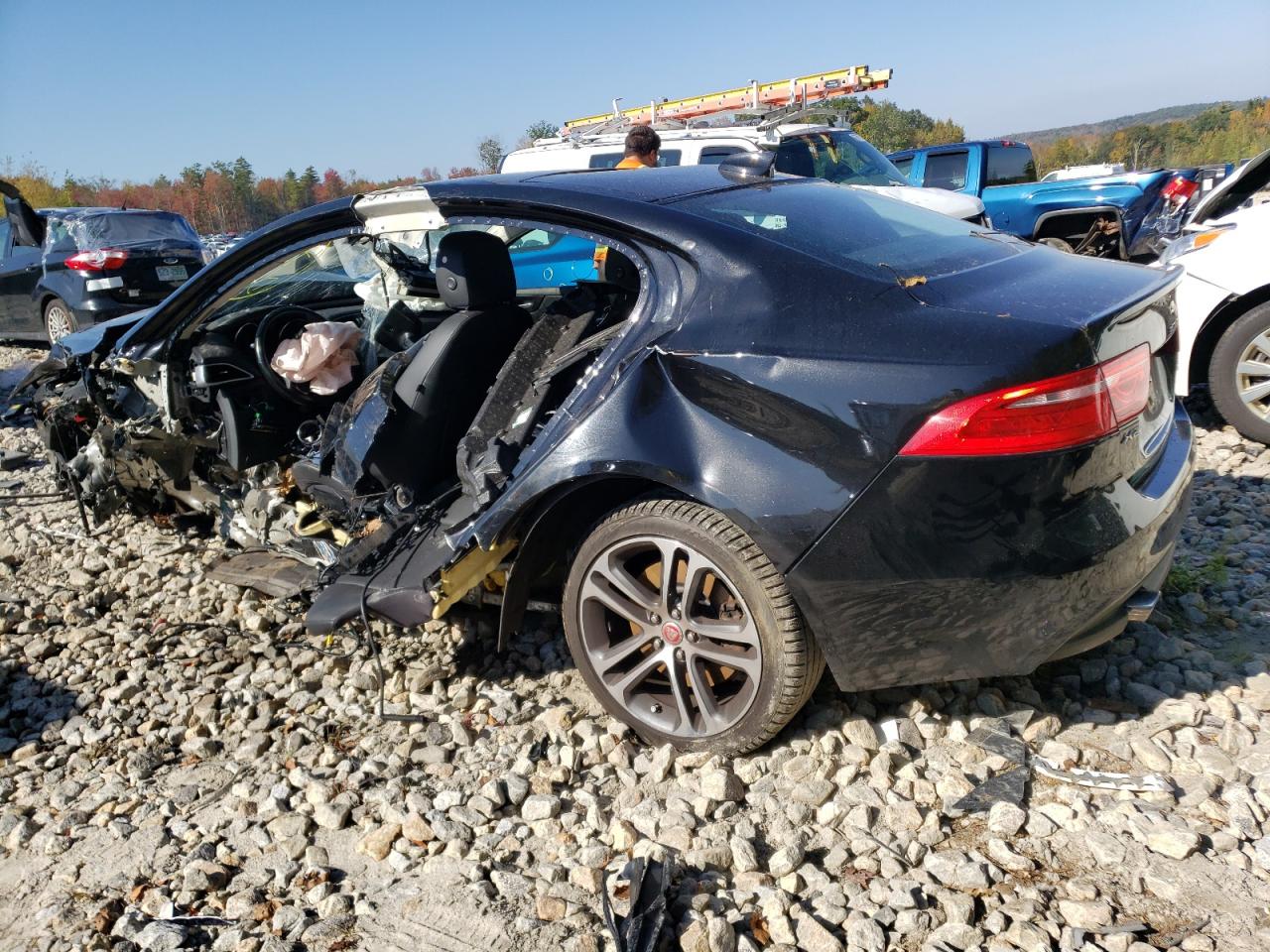 Изображение 2 2017 JAGUAR XE PREMIUM 2017 с VIN SAJAJ4BV5HA974193