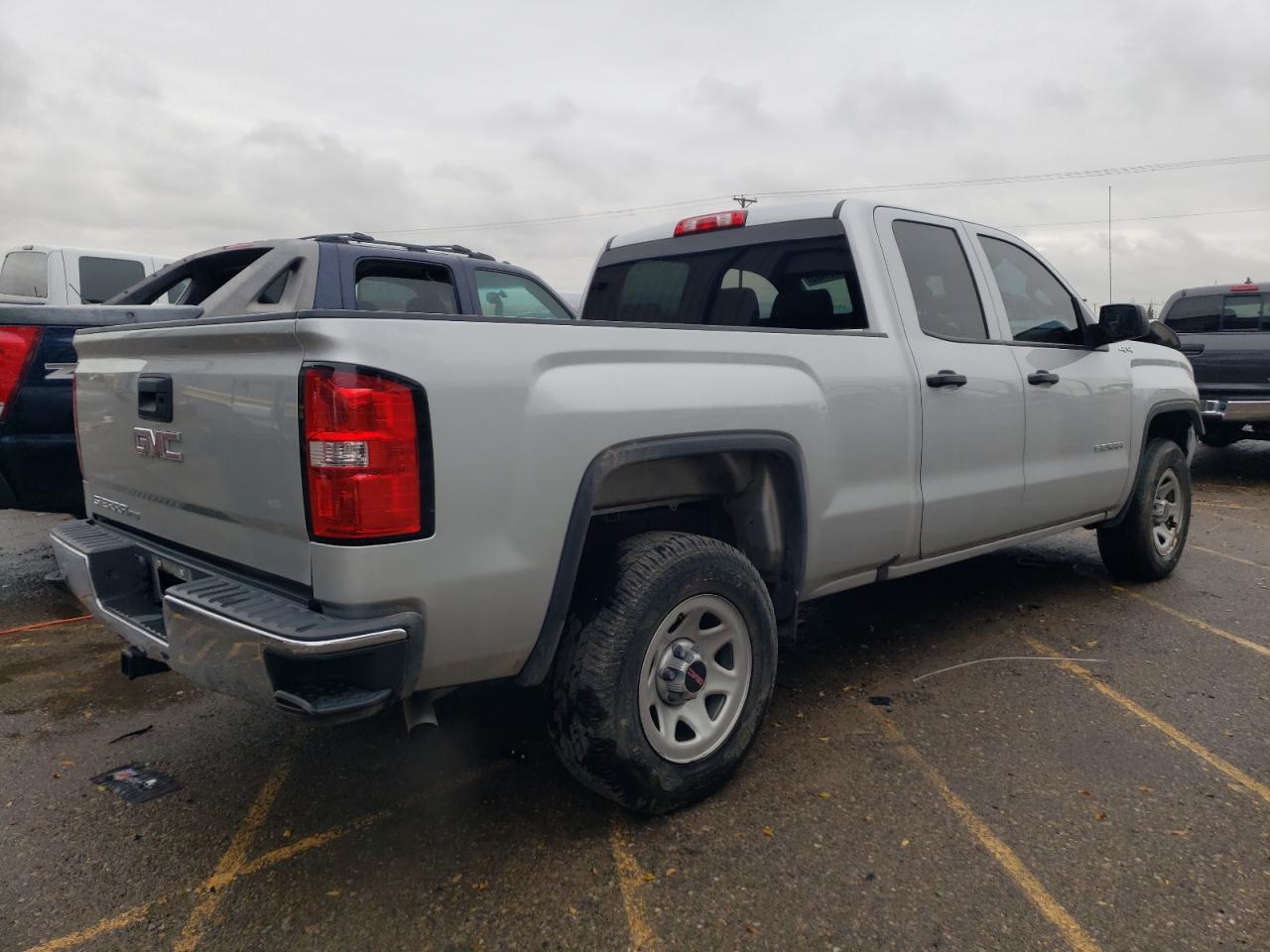 Image 3 of 2019 GMC SIERRA LIMITED K1500 2019 with VIN 2GTV2LEC7K1238830