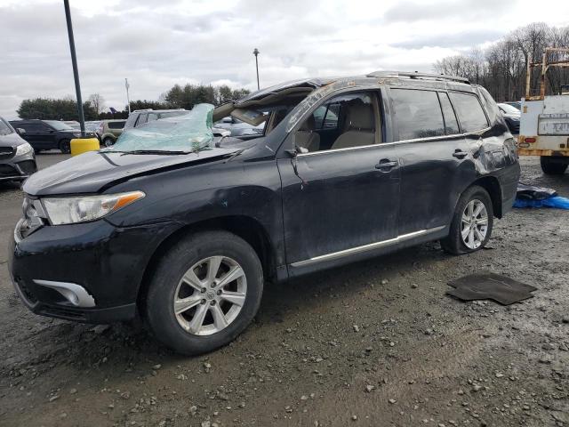 Obraz 1 z 2013 TOYOTA HIGHLANDER BASE 2013 z VIN 5TDBK3EH0DS233270