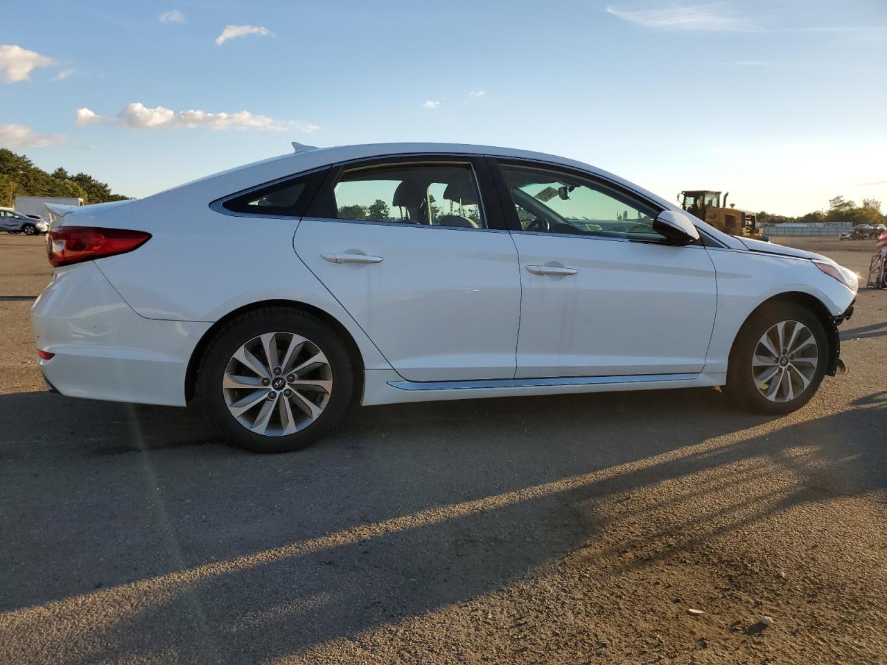 Image 3 of 2017 HYUNDAI SONATA SPORT 2017 with VIN 5NPE34AF5HH539106