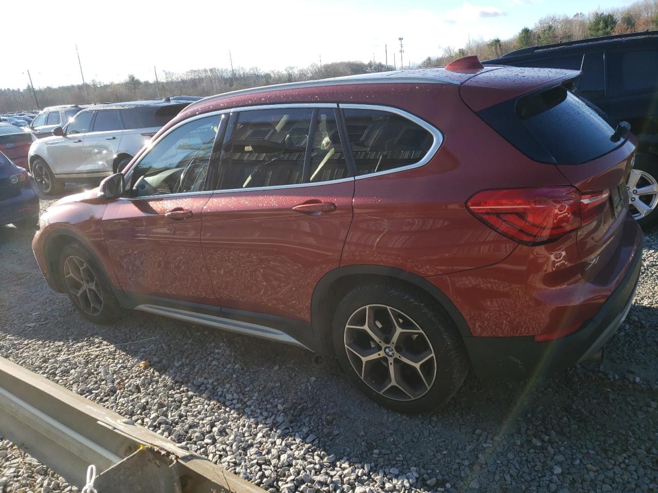 Obraz 2 z 2018 BMW X1 XDRIVE28I 2018 z VIN WBXHT3C3XJ3H33180