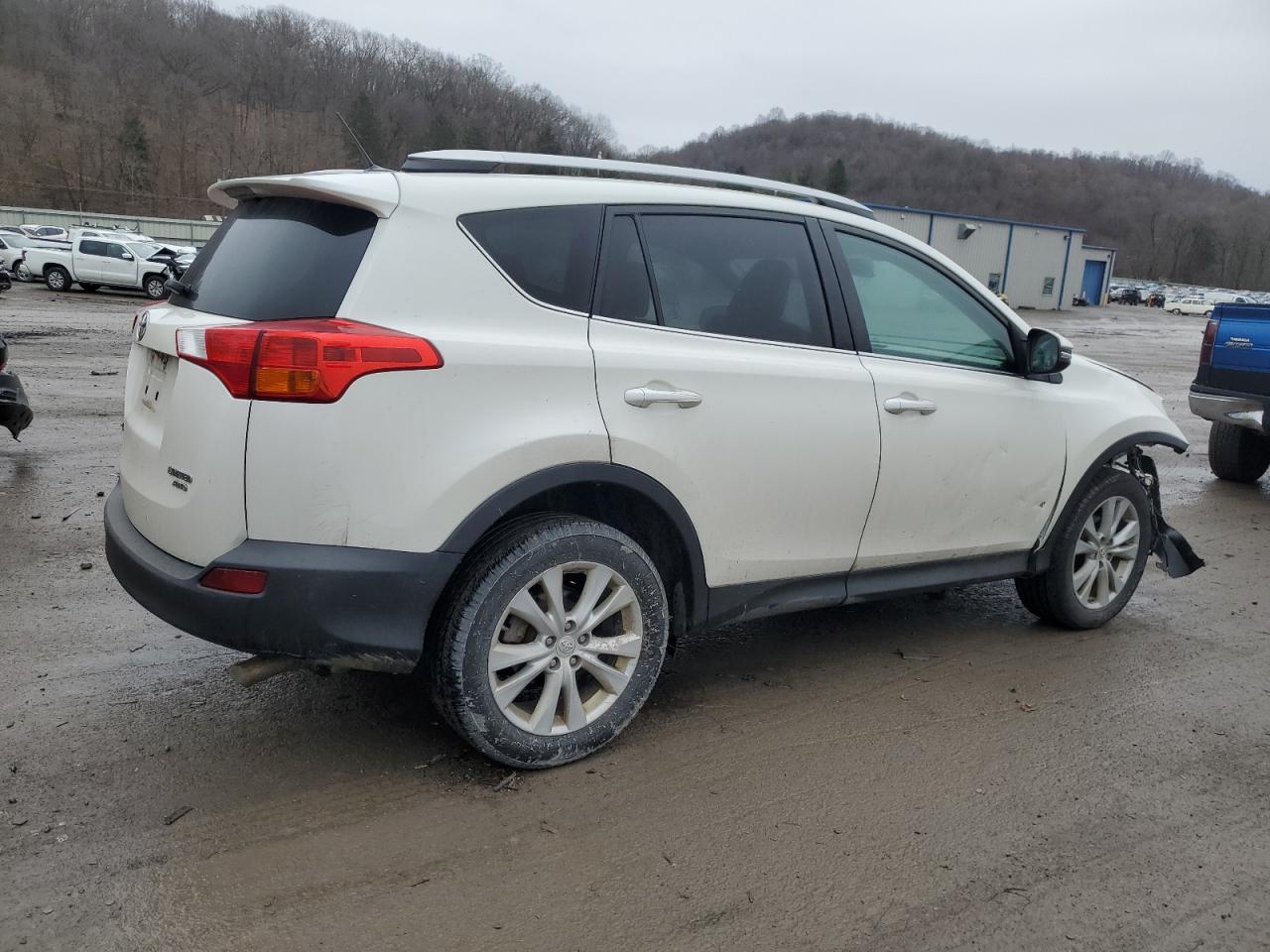 Image 3 of 2014 TOYOTA RAV4 LIMITED 2014 with VIN 2T3DFREV1EW185123