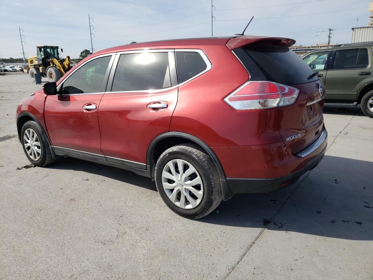 Image 2 of 2015 NISSAN ROGUE S 2015 with VIN KNMAT2MT8FP587009