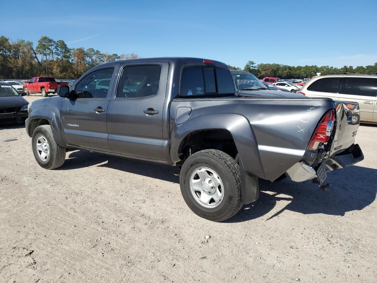 Image 2 of 2013 TOYOTA TACOMA DOUBLE CAB PRERUNNER 2013 with VIN 3TMJU4GN6DM154152