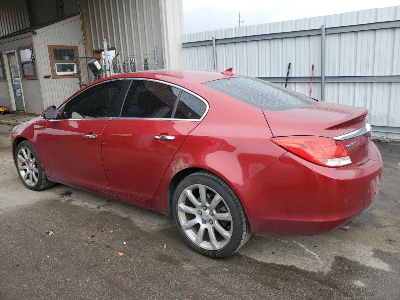 Image 2 of 2013 BUICK REGAL PREMIUM 2013 with VIN 2G4GU5GV5D9139808