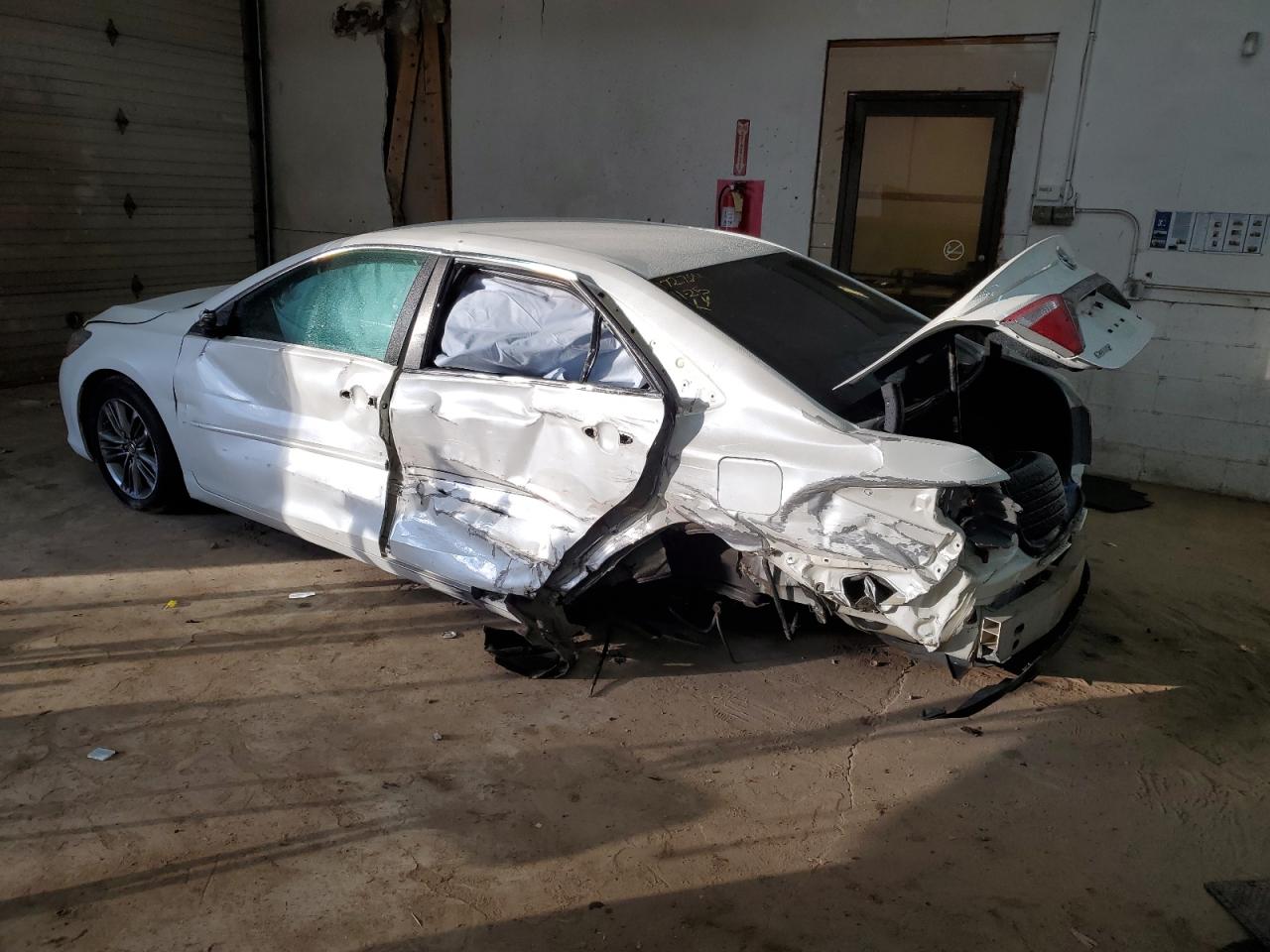Image 2 of 2015 TOYOTA CAMRY LE 2015 with VIN 4T1BF1FK1FU475367