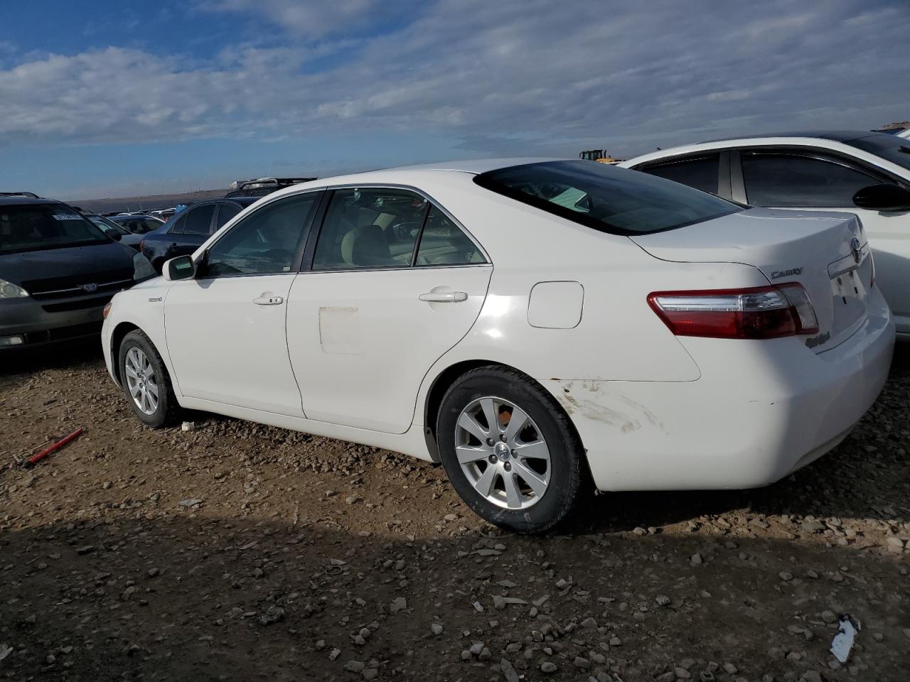 Image 2 of 2007 TOYOTA CAMRY HYBRID 2007 with VIN JTNBB46K573035513