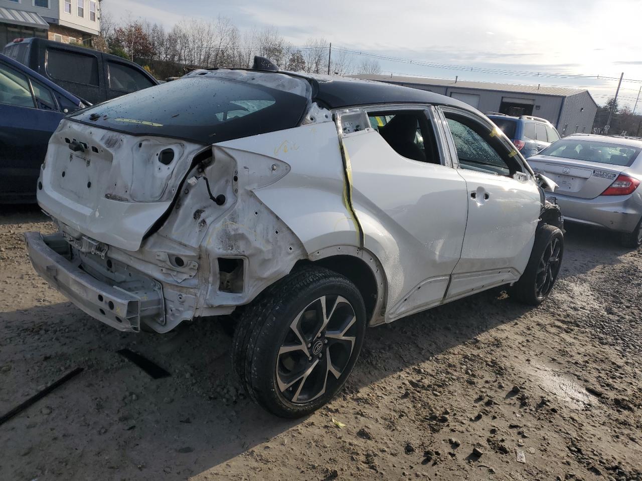 Obraz 3 z 2019 TOYOTA C-HR XLE 2019 z VIN NMTKHMBX2KR087059