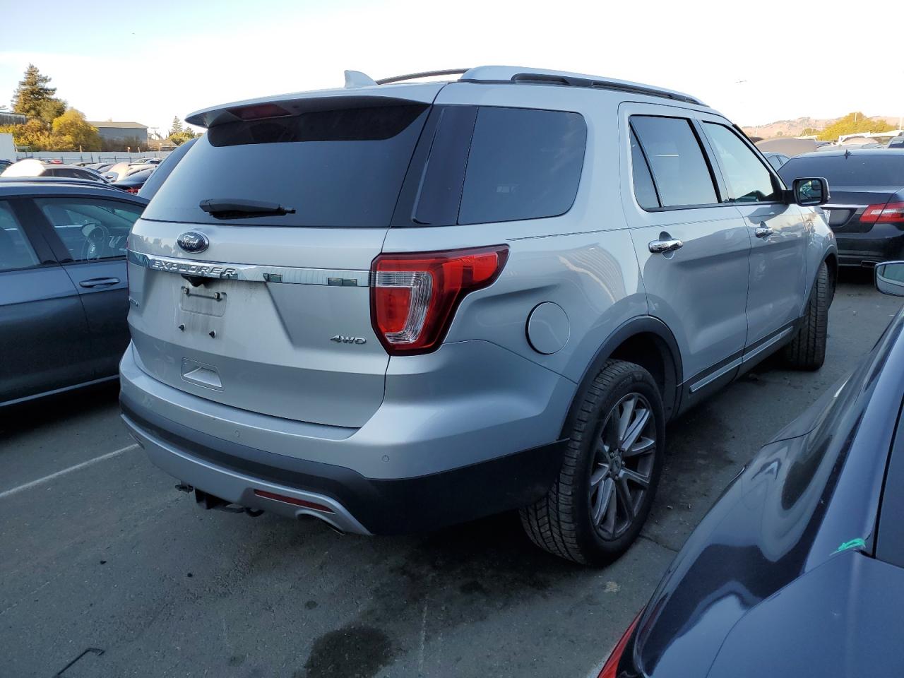 Image 3 of 2017 FORD EXPLORER LIMITED 2017 with VIN 1FM5K8F82HGC37440