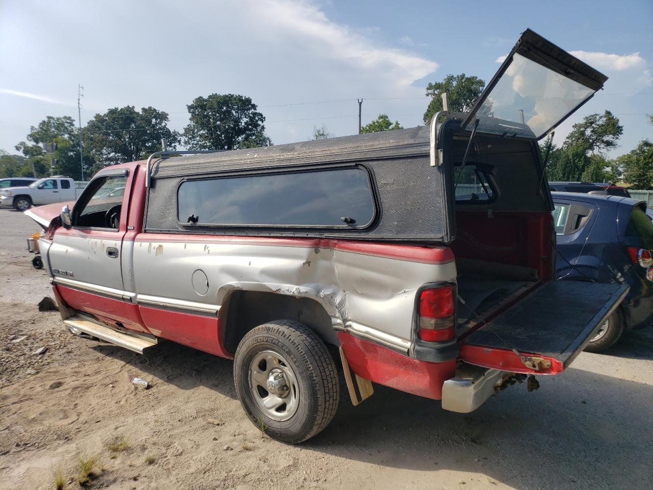 Image 2 of 1994 DODGE RAM 1500  1994 with VIN 1B7HF16Z2RS712248